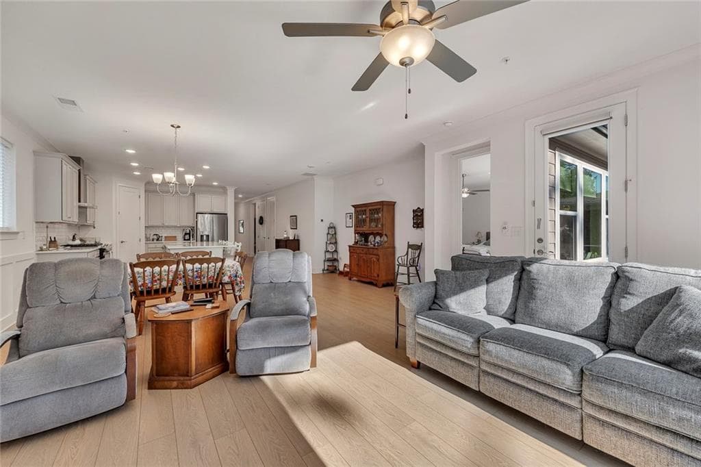 2 bedroom, 3 bathroom, 2,085 sq ft single family residence for sale at 308 Carriage Glen Lane, Woodstock, GA 30188 — photo 8