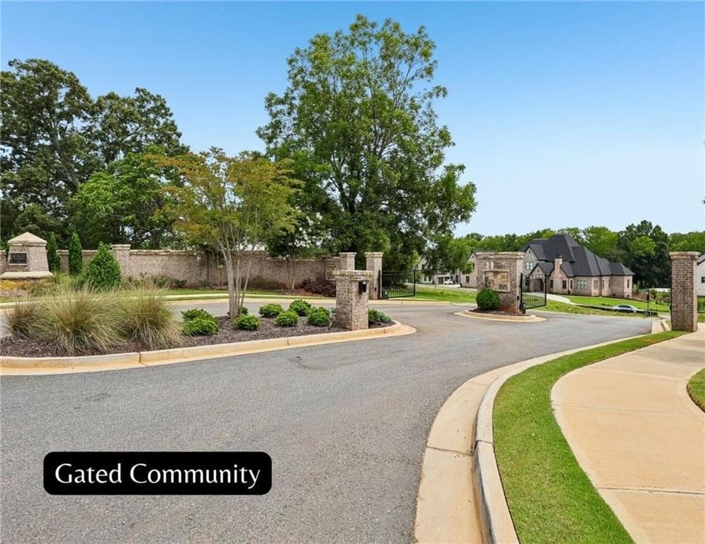 5 bedroom, 7 bathroom, 10,351 sq ft single family residence for sale at 6119 Bethany View Trl, Buford, GA 30518 — photo 5