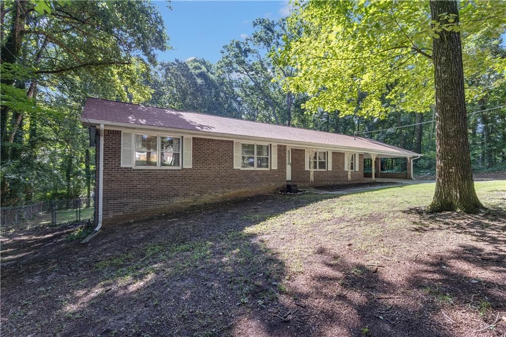 3 bedroom, 2 bathroom, 1,865 sq ft single family residence under contract at 3970 N Martin Way, Lithia Springs, GA 30122 — photo 4