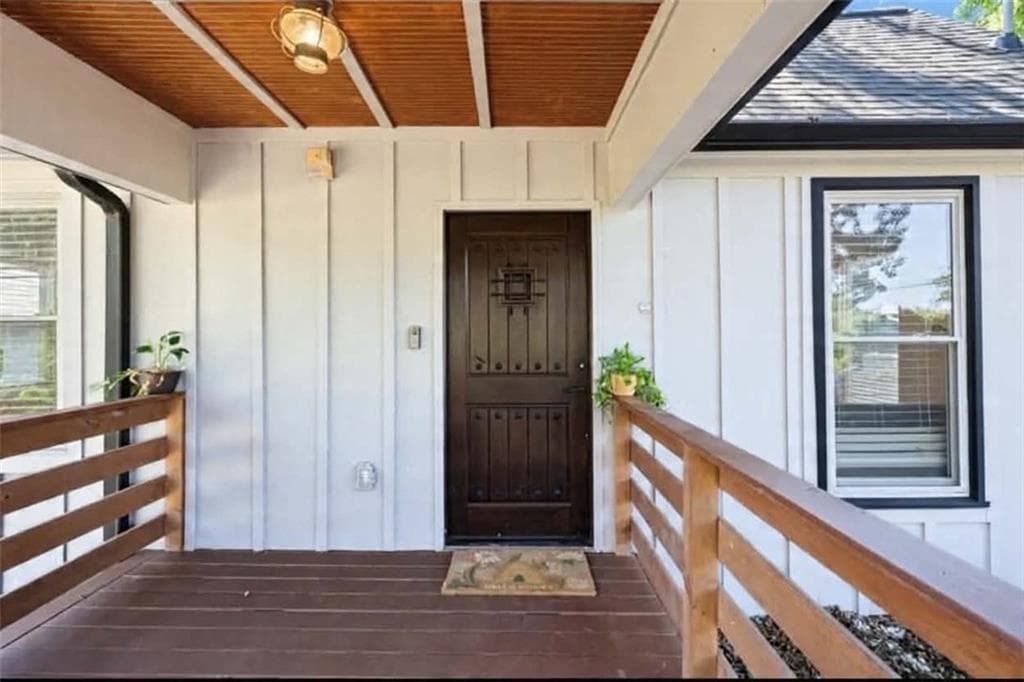 4 bedroom, 3 bathroom, 1,500 sq ft single family residence for sale at 2352 Herring Road, Atlanta, GA 30311 — photo 4