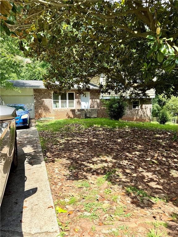 3 bedroom, 2 bathroom, 1,042 sq ft single family residence for sale at 2821 Petersburg Court, Decatur, GA 30034