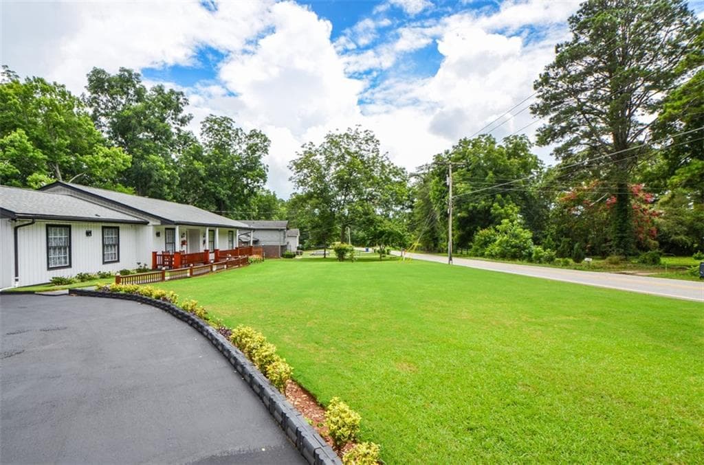 3 bedroom, 2 bathroom, 1,998 sq ft single family residence for sale at 2896 Stanton Road, Conyers, GA 30094 — photo 8