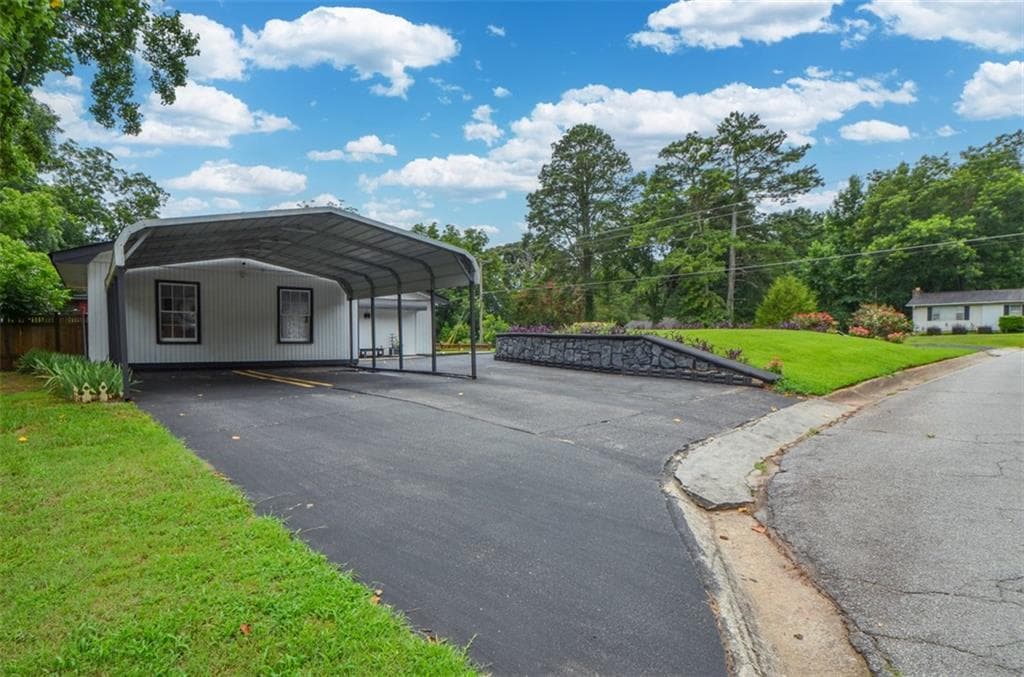 3 bedroom, 2 bathroom, 1,998 sq ft single family residence for sale at 2896 Stanton Road, Conyers, GA 30094 — photo 9