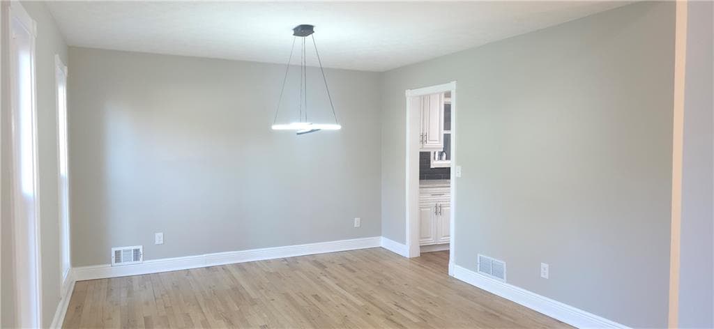 5 bedroom, 3 bathroom, 3,514 sq ft single family residence for sale at 1483 Hidden Hills Parkway, Stone Mountain, GA 30088 — photo 2