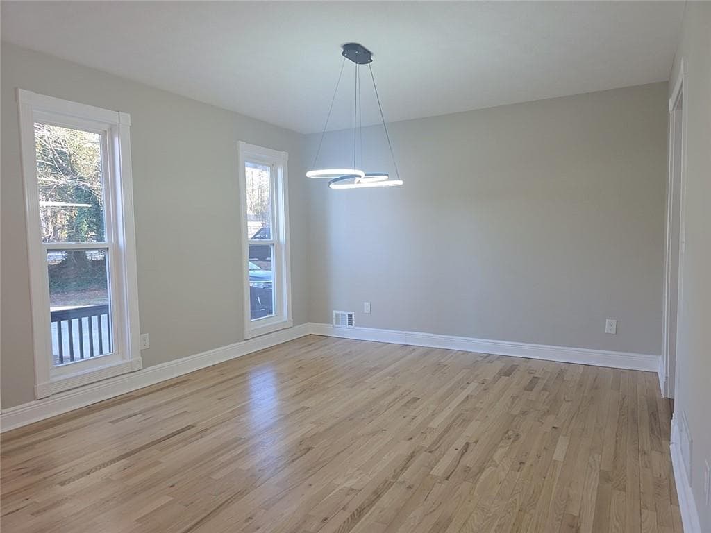 5 bedroom, 3 bathroom, 3,514 sq ft single family residence for sale at 1483 Hidden Hills Parkway, Stone Mountain, GA 30088 — photo 3