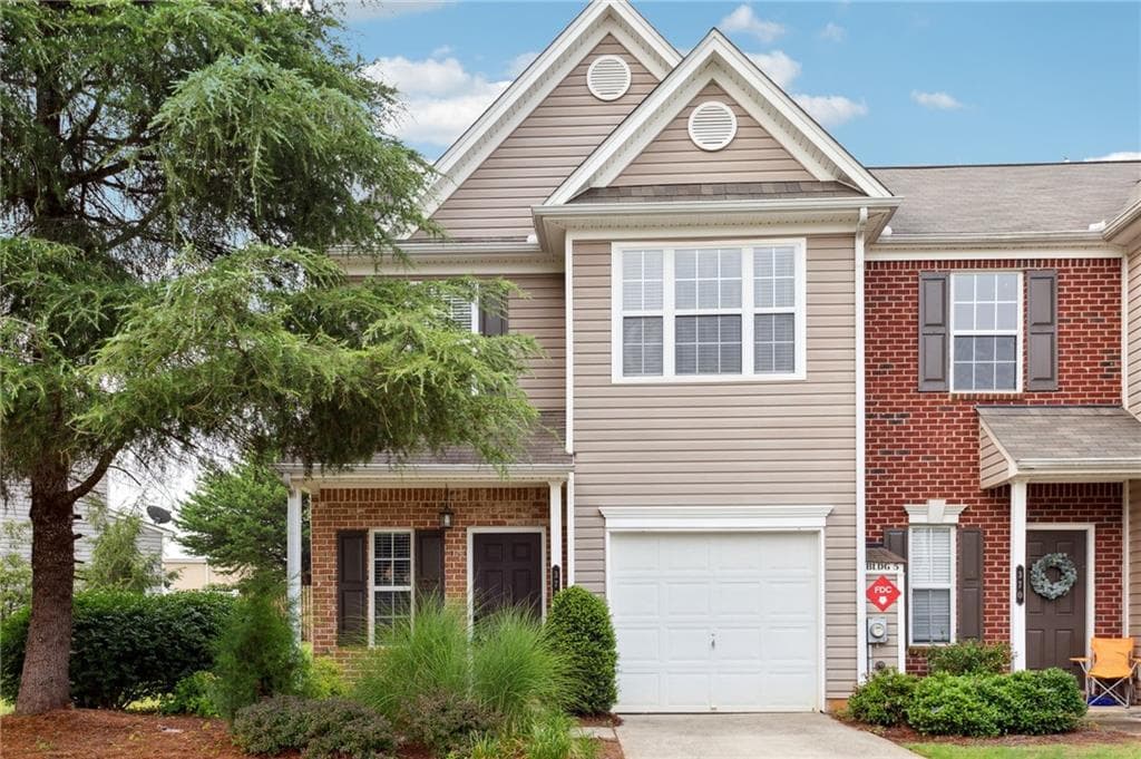 3 bedroom, 3 bathroom, 1,639 sq ft townhouse for rent at 372 Azalea Circle, Cumming, GA 30040 for $1,900 a month — photo 1 of 23