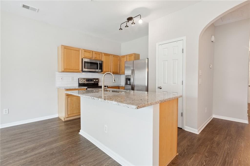 3 bedroom, 3 bathroom, 1,639 sq ft townhouse for rent at 372 Azalea Circle, Cumming, GA 30040 for $1,900 a month — photo 4