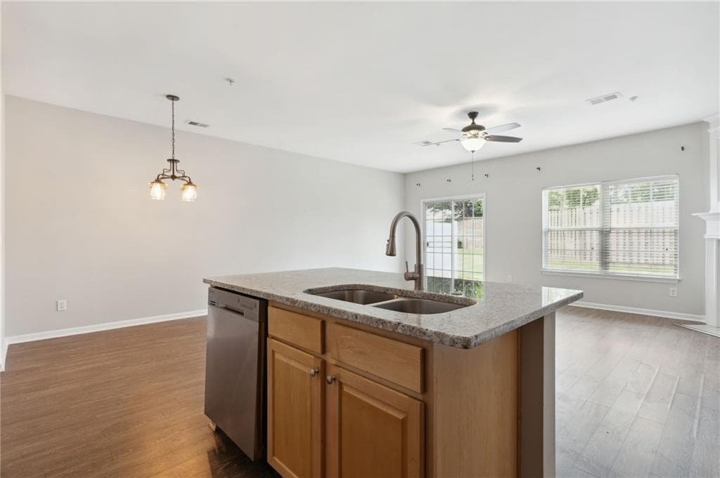 3 bedroom, 3 bathroom, 1,639 sq ft townhouse for rent at 372 Azalea Circle, Cumming, GA 30040 for $1,900 a month — photo 7