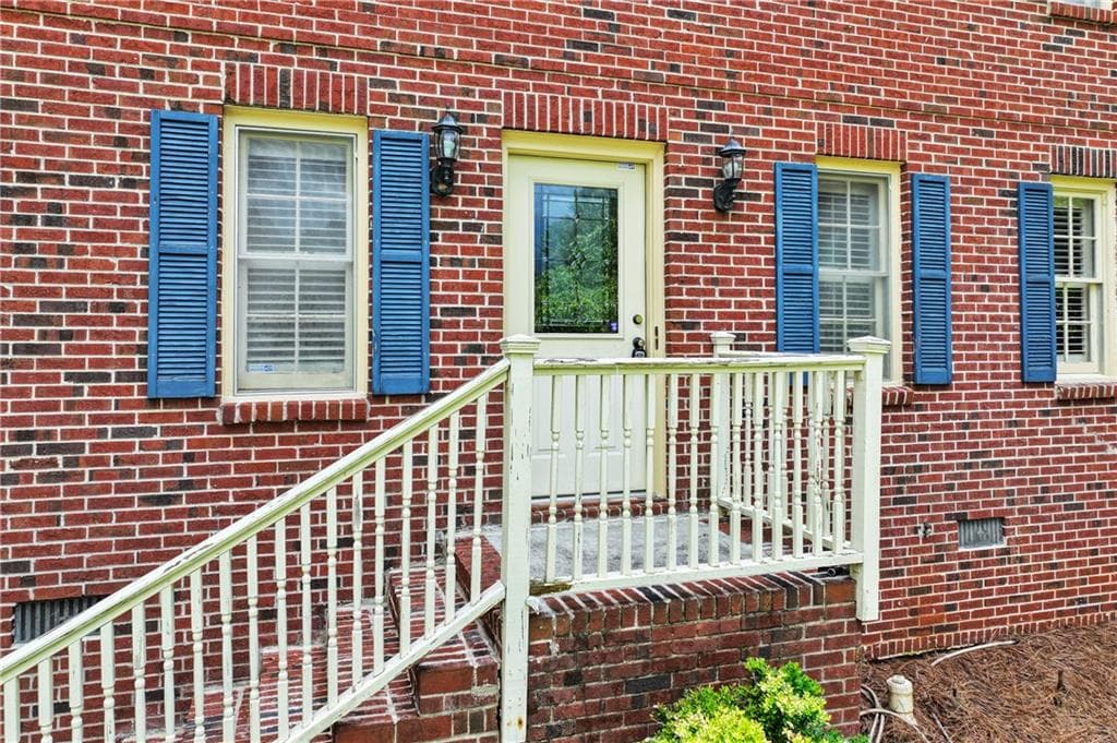 3 bedroom, 3 bathroom, 1,792 sq ft single family residence for sale at 2578 Presidents Walk, Tucker, GA 30084 — photo 2