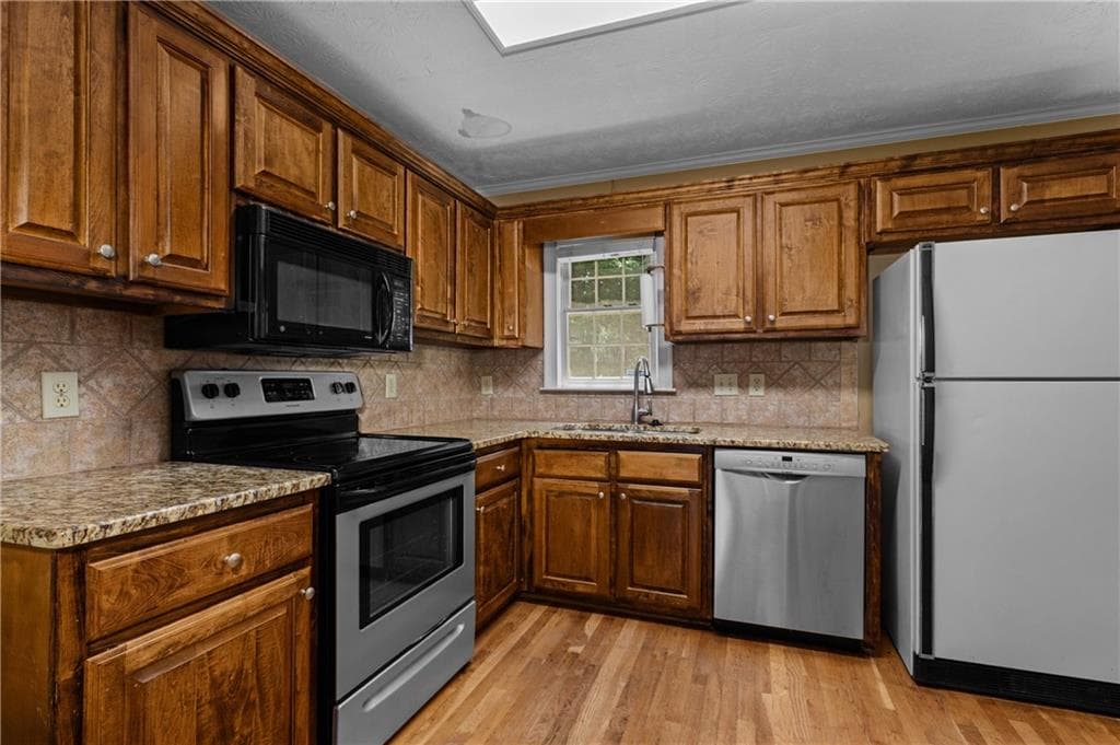 3 bedroom, 3 bathroom, 1,792 sq ft single family residence for sale at 2578 Presidents Walk, Tucker, GA 30084 — photo 7
