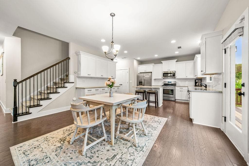 4 bedroom, 3 bathroom, 2,427 sq ft single family residence for sale at 35 Bridgestone Way, Cartersville, GA 30120 — photo 7