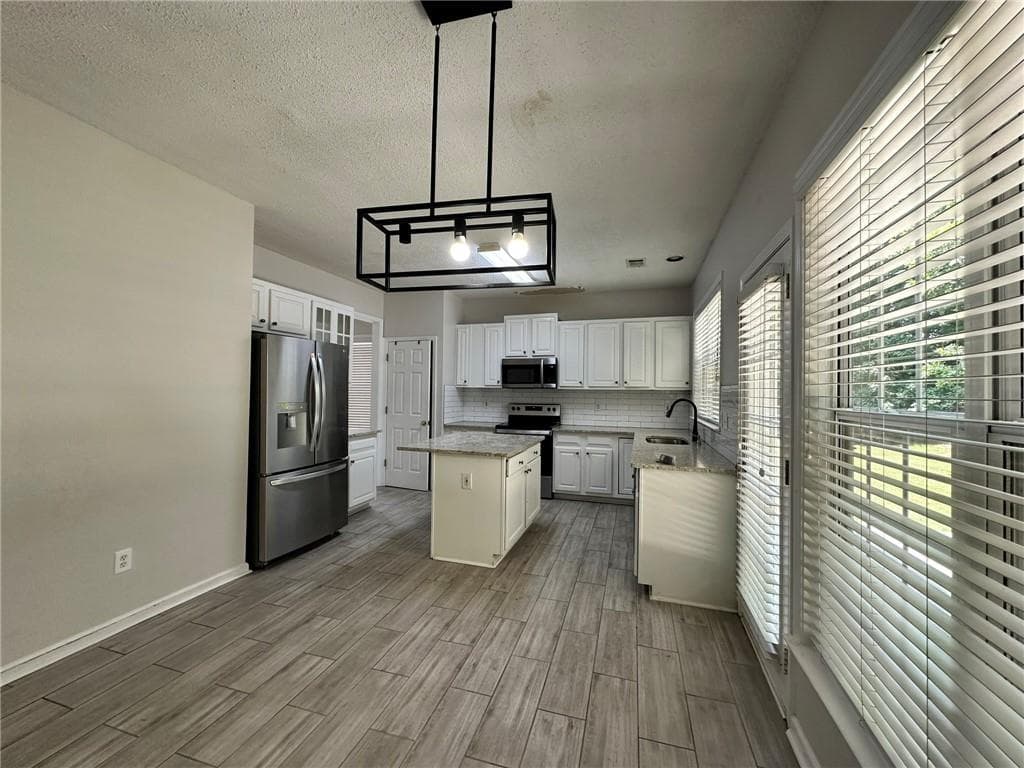 4 bedroom, 3 bathroom, 2,276 sq ft single family residence for rent at 3535 Ridgefair Drive, Cumming, GA 30040 for $2,450 a month — photo 4