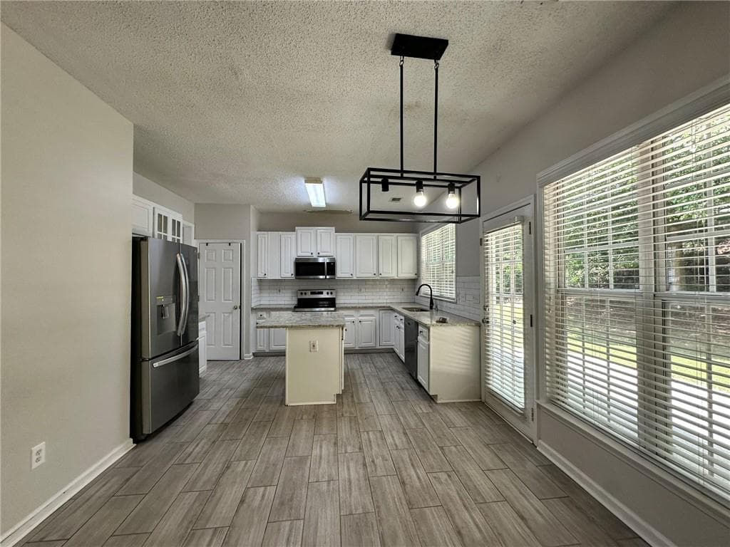 4 bedroom, 3 bathroom, 2,276 sq ft single family residence for rent at 3535 Ridgefair Drive, Cumming, GA 30040 for $2,450 a month — photo 8