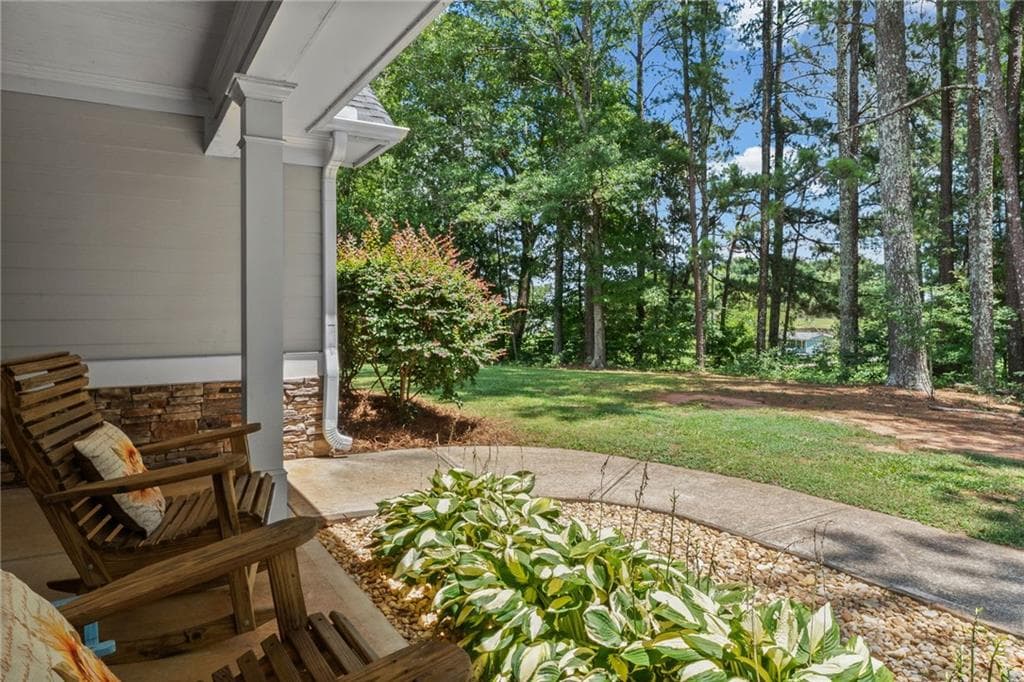 3 bedroom, 2 bathroom, 1,821 sq ft single family residence for sale at 5411 Hightower Trail, Oxford, GA 30054 — photo 4