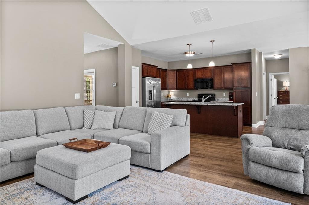 3 bedroom, 2 bathroom, 1,821 sq ft single family residence for sale at 5411 Hightower Trail, Oxford, GA 30054 — photo 8