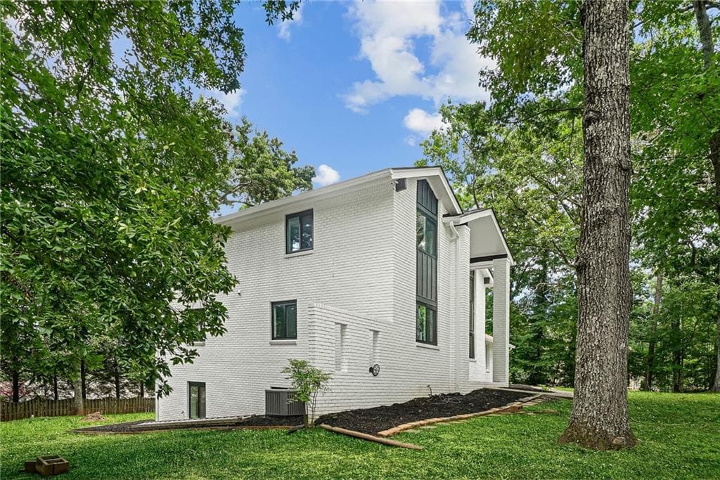 6 bedroom, 5 bathroom, 4,021 sq ft single family residence for sale at 1113 Honeysuckle Drive, Canton, GA 30114 — photo 2