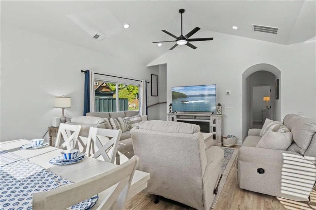 3 bedroom, 3 bathroom, 1,815 sq ft single family residence for sale at 119 Red Cloud Walk, Waleska, GA 30183 — photo 3