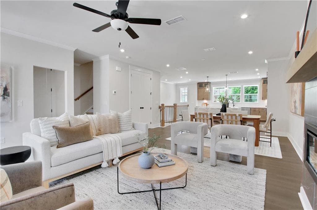 3 bedroom, 4 bathroom, 2,296 sq ft townhouse under contract at 116 Bridgecrest Road, Roswell, GA 30075 — photo 10
