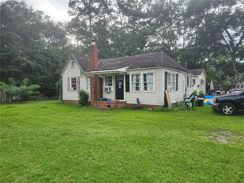 3 bedroom, 2 bathroom, 1,452 sq ft single family residence for sale at 504 9th Avenue, Cairo, GA 39828 — photo 2