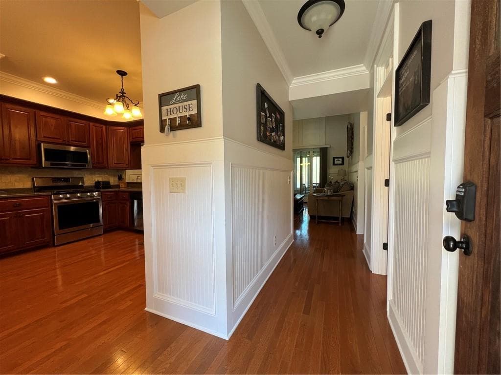 2 bedroom, 3 bathroom, 2,582 sq ft single family residence for sale at 2261 Eastgate Drive, Hiawassee, GA 30546 — photo 4