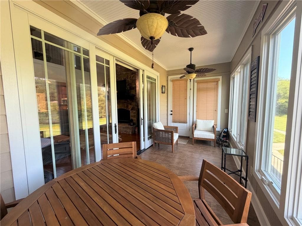 2 bedroom, 3 bathroom, 2,582 sq ft single family residence for sale at 2261 Eastgate Drive, Hiawassee, GA 30546 — photo 9