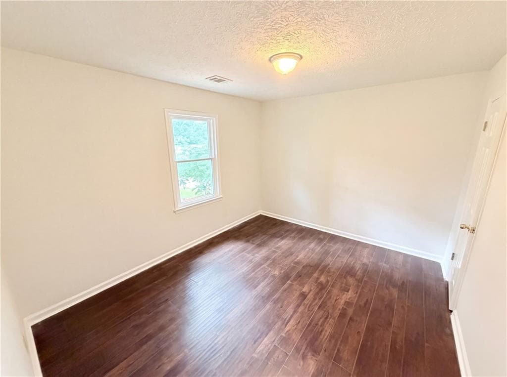 3 bedroom, 3 bathroom, 1,568 sq ft single family residence under contract at 215 Arbour Run, Suwanee, GA 30024 — photo 7