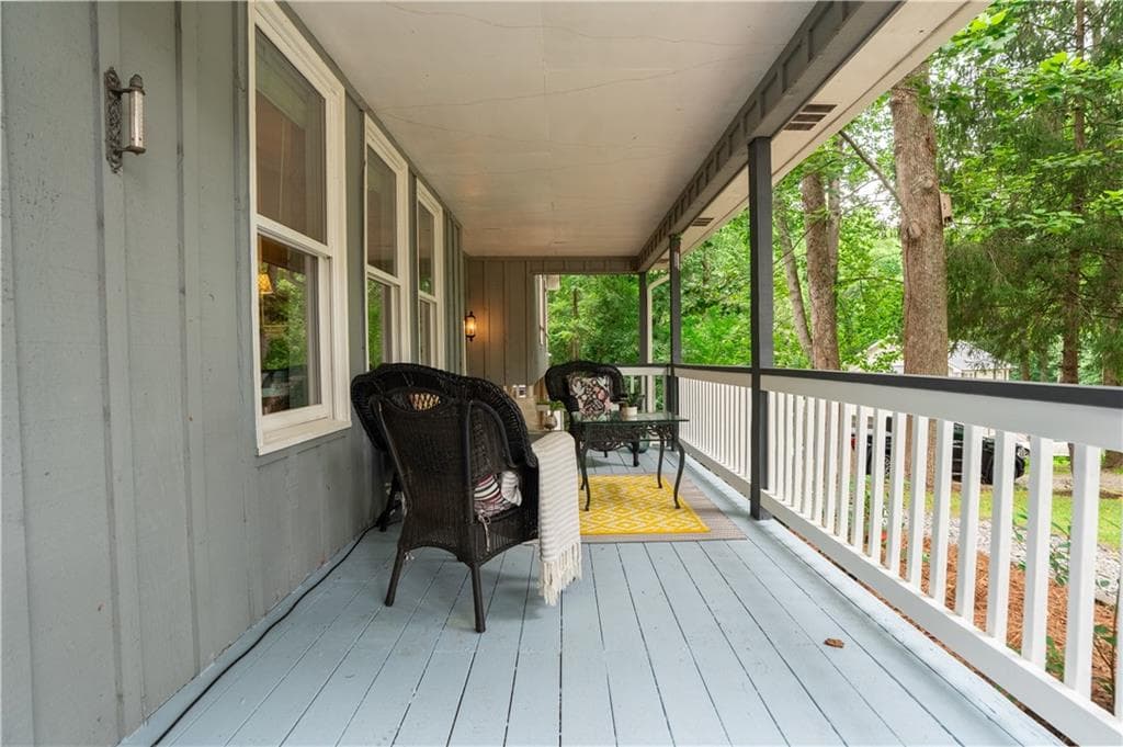 3 bedroom, 2 bathroom, 2,484 sq ft single family residence for sale at 2627 Pinebrook Drive, Gainesville, GA 30506 — photo 2