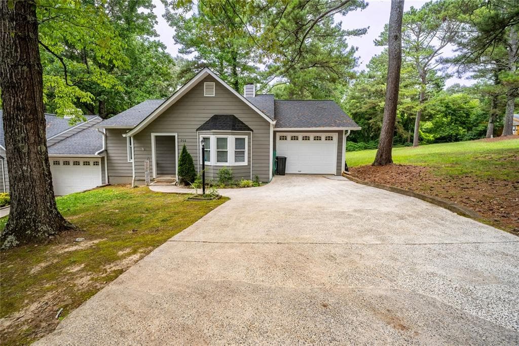 3 bedroom, 2 bathroom, 1,100 sq ft townhouse under contract at 902 Turkey Mountain Boulevard, Rome, GA 30165