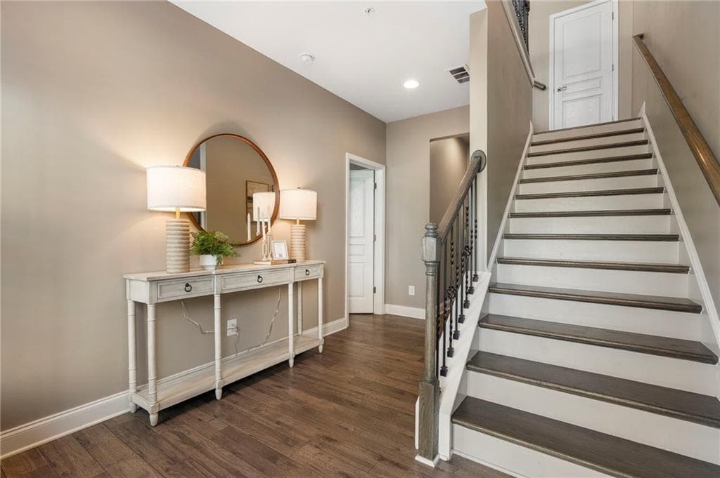 3 bedroom, 4 bathroom, 2,332 sq ft townhouse for sale at 653 Hanlon Way, Alpharetta, GA 30009 — photo 6