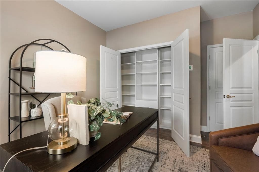 3 bedroom, 4 bathroom, 2,332 sq ft townhouse for sale at 653 Hanlon Way, Alpharetta, GA 30009 — photo 9
