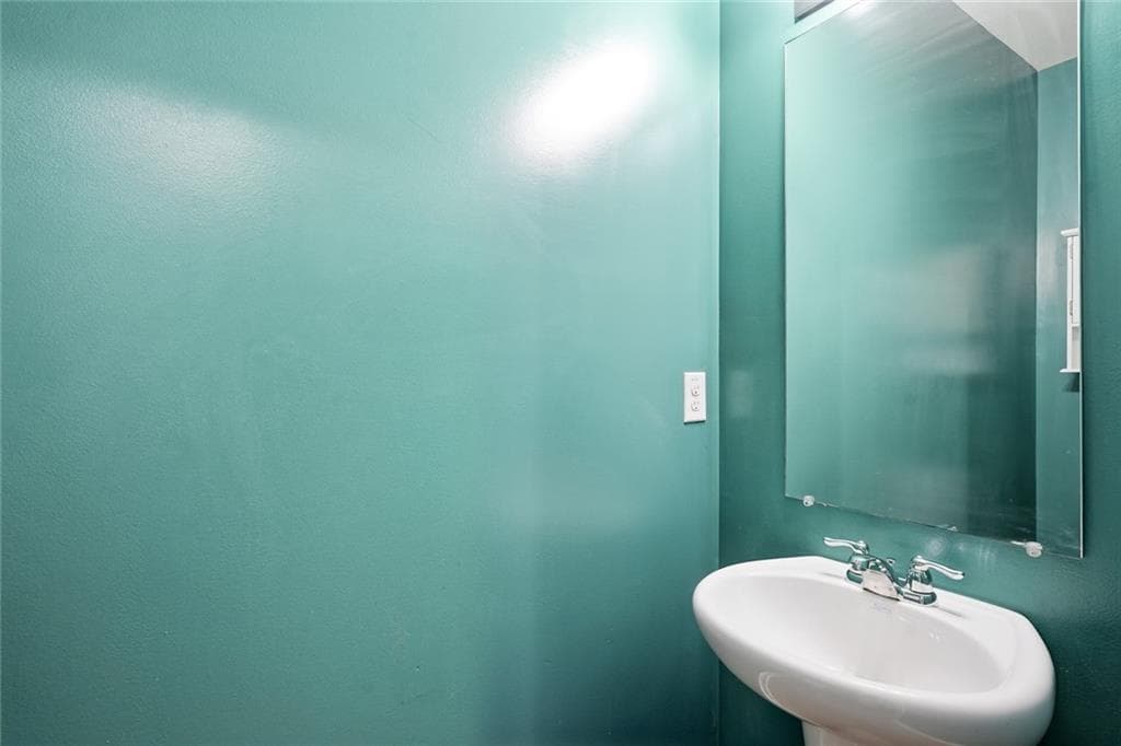 3 bedroom, 3 bathroom, 2,024 sq ft single family residence for sale at 2294 Joplin Street, Jonesboro, GA 30236 — photo 7
