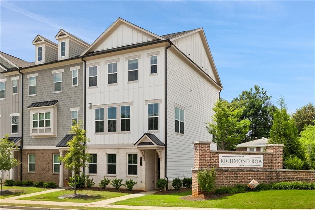 4 bedroom, 4 bathroom, 2,267 sq ft townhouse for rent at 307 Danville Avenue, Suwanee, GA 30024 for $2,900 a month — photo 2