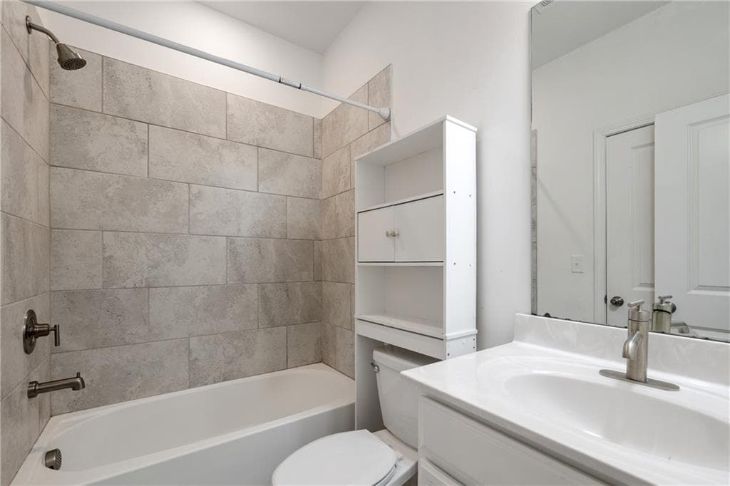 4 bedroom, 4 bathroom, 2,267 sq ft townhouse for rent at 307 Danville Avenue, Suwanee, GA 30024 for $2,900 a month — photo 6