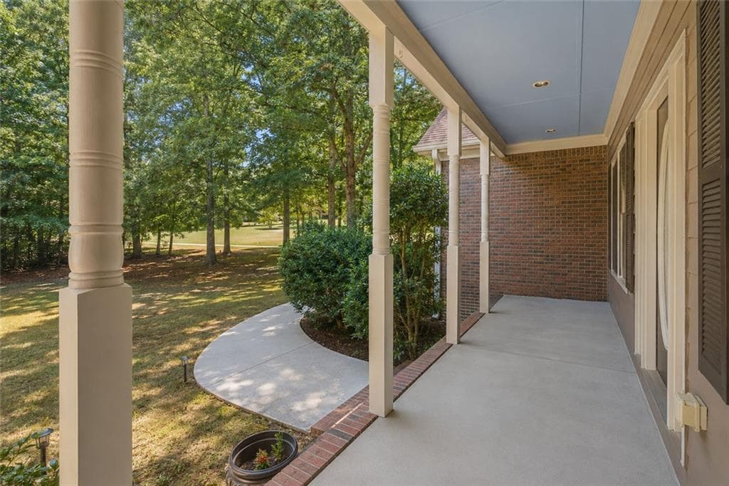 5 bedroom, 5 bathroom, 3,808 sq ft single family residence for sale at 6431 Chestnut Hill Road, Flowery Branch, GA 30542 — photo 4