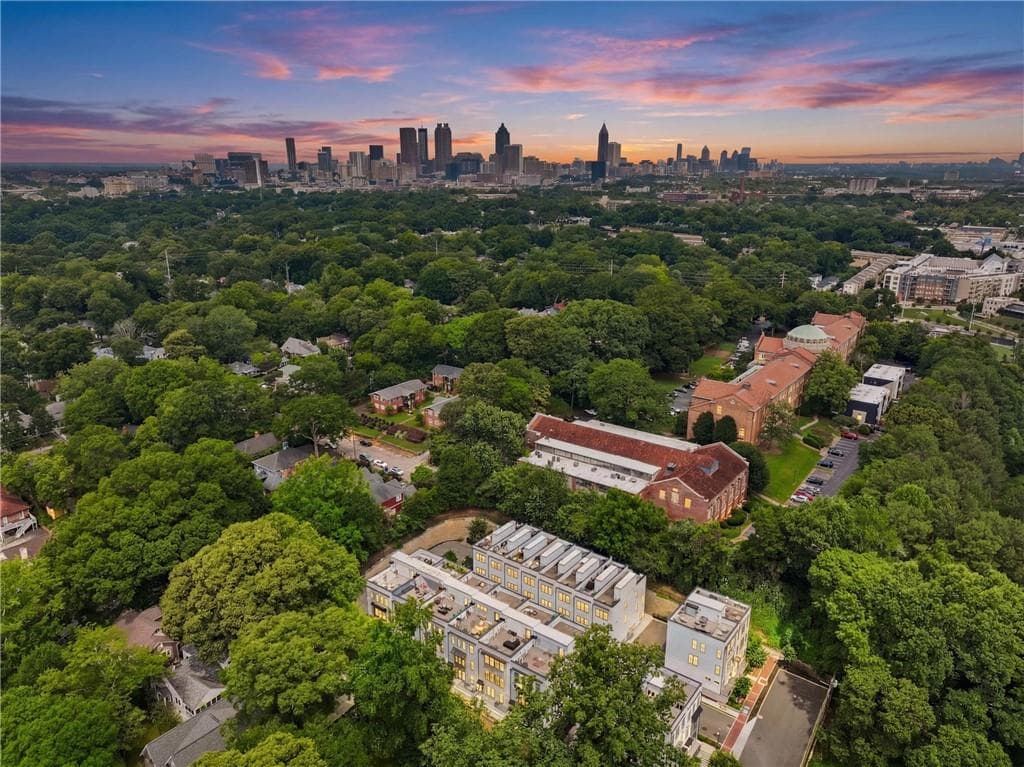 1 bedroom, 1 bathroom, 656 sq ft condominium for sale at 729 Eloise Way A, Atlanta, GA 30312