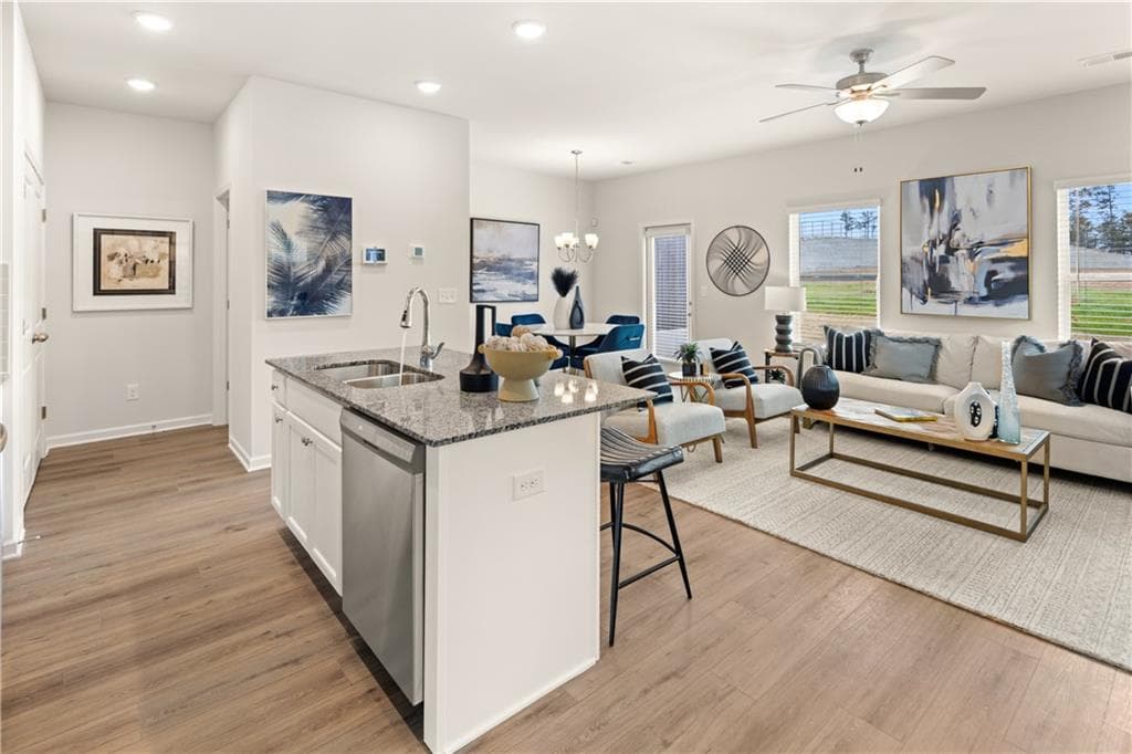 3 bedroom, 3 bathroom, 1,695 sq ft townhouse for sale at 6404 Rosetta Drive 42, Atlanta, GA 30331 — photo 6