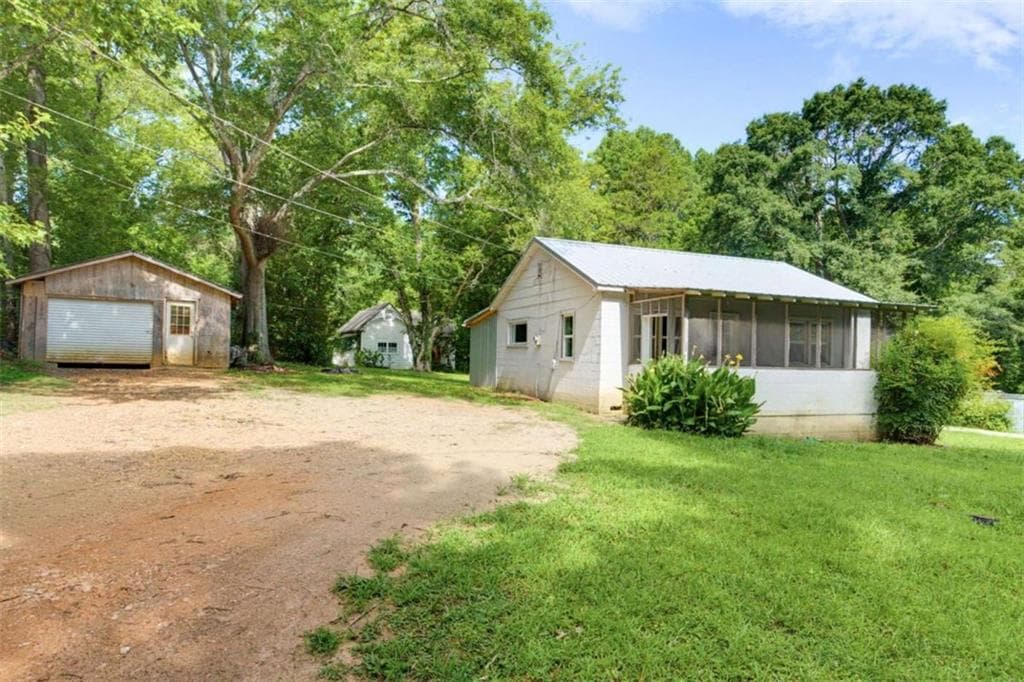 3 bedroom, 1 bathroom, 924 sq ft single family residence sold at 532 Cedartown Avenue, Tallapoosa, GA 30176