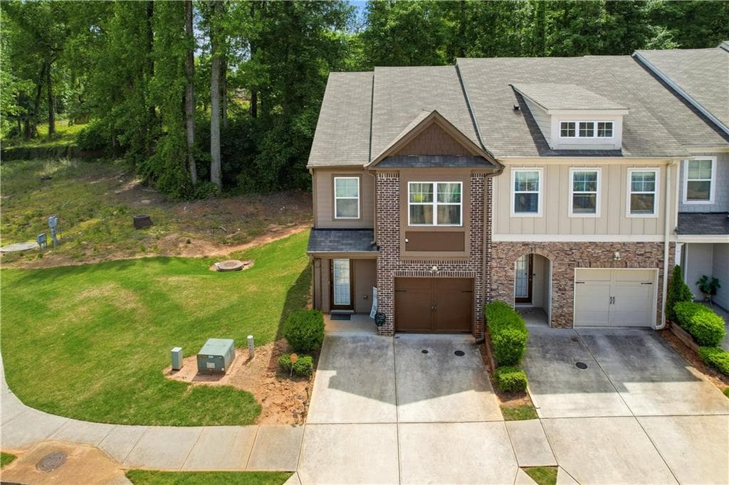 3 bedroom, 3 bathroom, 1,604 sq ft townhouse for rent at 2347 Rolling Trail, Lithonia, GA 30058 for $2,150 a month — photo 1 of 19