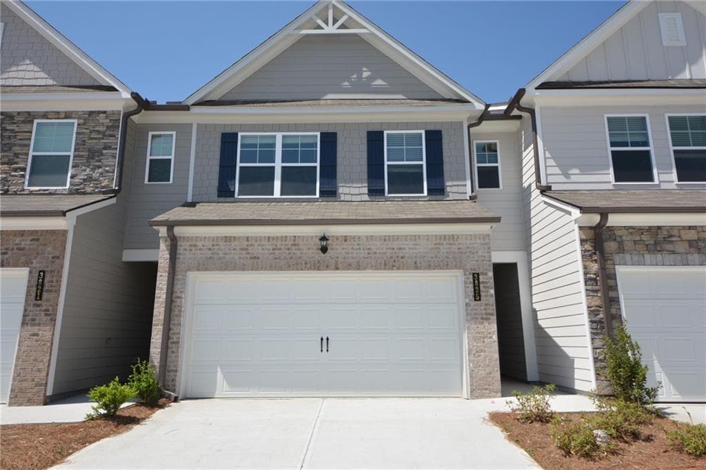 3 bedroom, 3 bathroom, 1,823 sq ft townhouse for sale at 3825 Billabong Trail, Gainesville, GA 30506