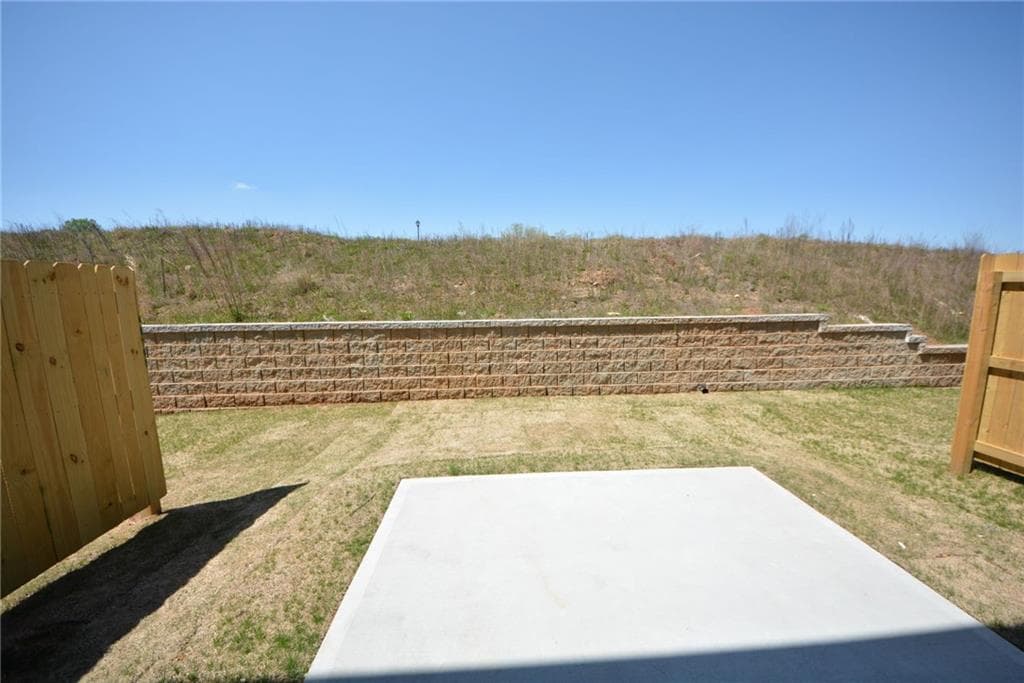 3 bedroom, 3 bathroom, 1,823 sq ft townhouse for sale at 3825 Billabong Trail, Gainesville, GA 30506 — photo 3