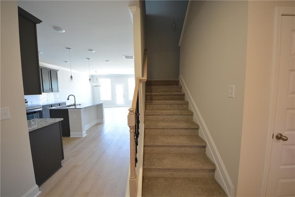 3 bedroom, 3 bathroom, 1,823 sq ft townhouse for sale at 3825 Billabong Trail, Gainesville, GA 30506 — photo 8
