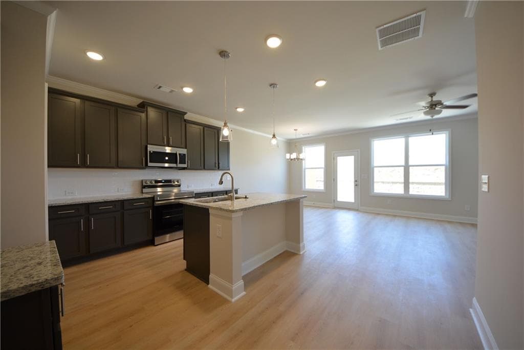3 bedroom, 3 bathroom, 1,823 sq ft townhouse for sale at 3825 Billabong Trail, Gainesville, GA 30506 — photo 10