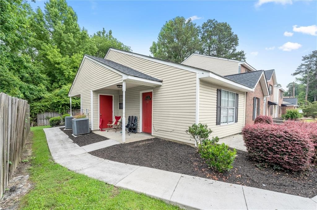1 bedroom, 1 bathroom condominium for rent at 5058 Jonesboro Road G49, Union City, GA 30291 for $1,095 a month