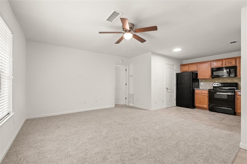 1 bedroom, 1 bathroom condominium for rent at 5058 Jonesboro Road G49, Union City, GA 30291 for $1,095 a month — photo 3