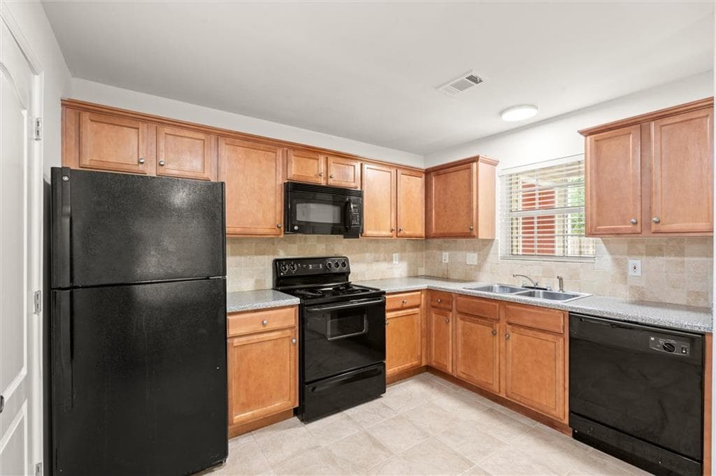 1 bedroom, 1 bathroom condominium for rent at 5058 Jonesboro Road G49, Union City, GA 30291 for $1,095 a month — photo 5