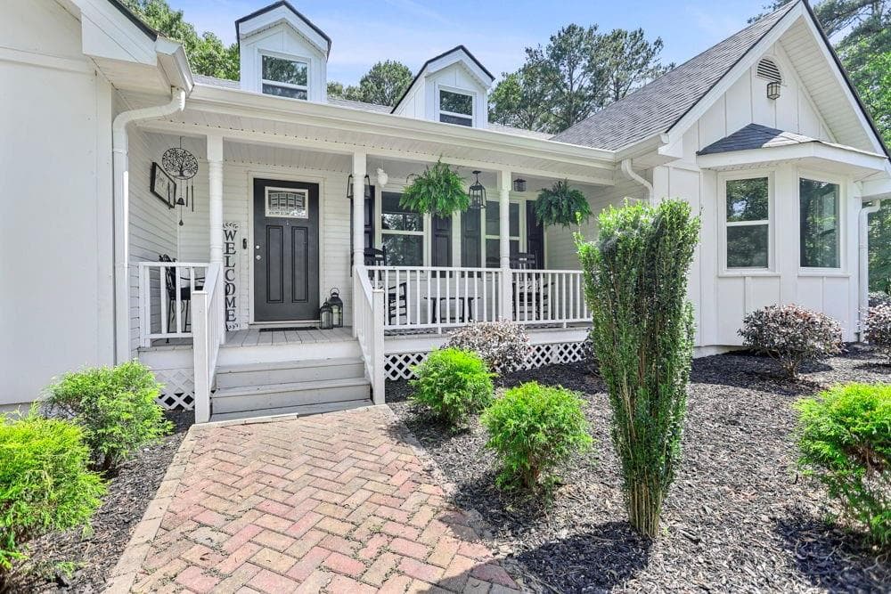 4 bedroom, 4 bathroom, 2,467 sq ft single family residence for sale at 20 Turkey Point Drive, LaGrange, GA 30240 — photo 4