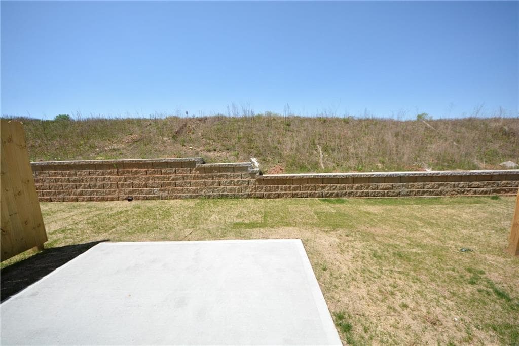 3 bedroom, 3 bathroom, 1,979 sq ft townhouse for sale at 3829 Billabong Trail, Gainesville, GA 30506 — photo 2