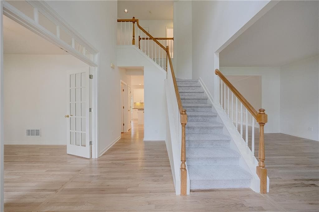 5 bedroom, 4 bathroom, 3,415 sq ft single family residence under contract at 140 Ketton Way, Alpharetta, GA 30005 — photo 5