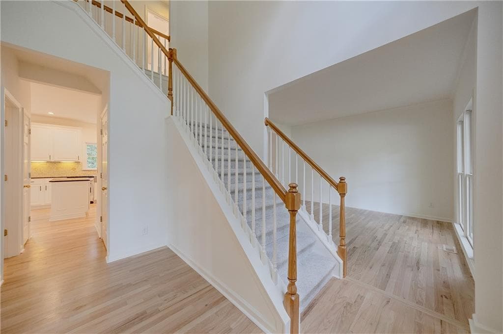 5 bedroom, 4 bathroom, 3,415 sq ft single family residence under contract at 140 Ketton Way, Alpharetta, GA 30005 — photo 6