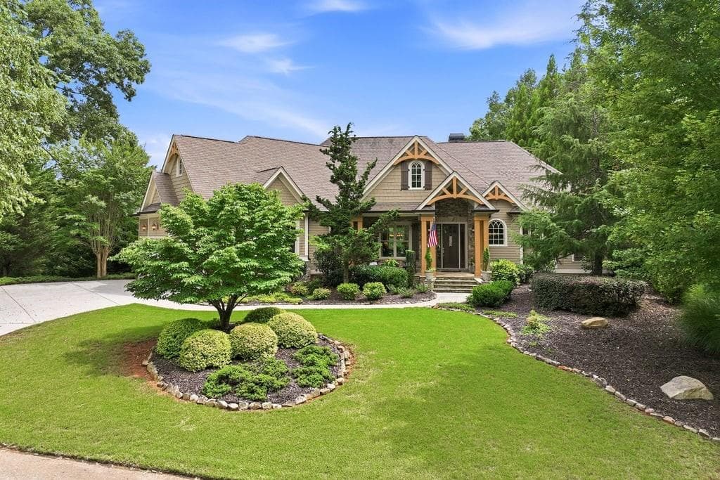 4 bedroom, 5 bathroom, 4,672 sq ft single family residence under contract at 904 Bear Paw Ridge, Dahlonega, GA 30533